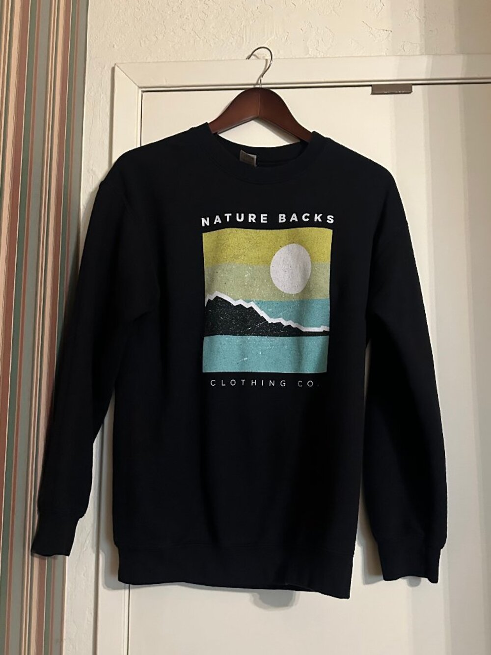 Nature Backs crewneck sweatshirt, black, size medium